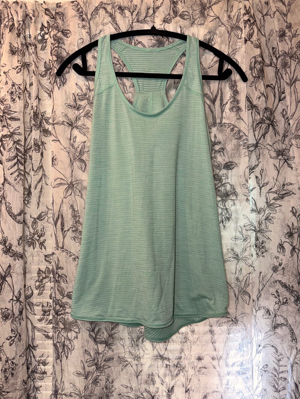 💙 Lululemon Flowy Striped Tank 💙
